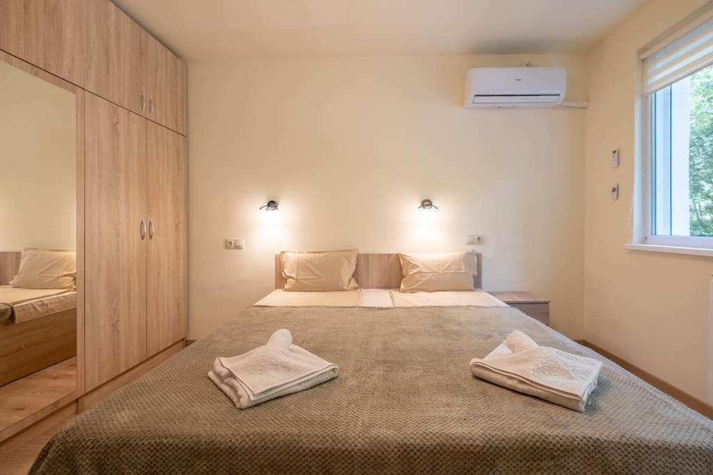 Location, Brand New 3 Bdrm & Free Parking Apartment