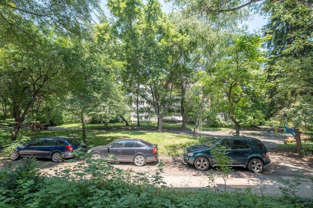 Location, Brand New 3 Bdrm & Free Parking Apartment