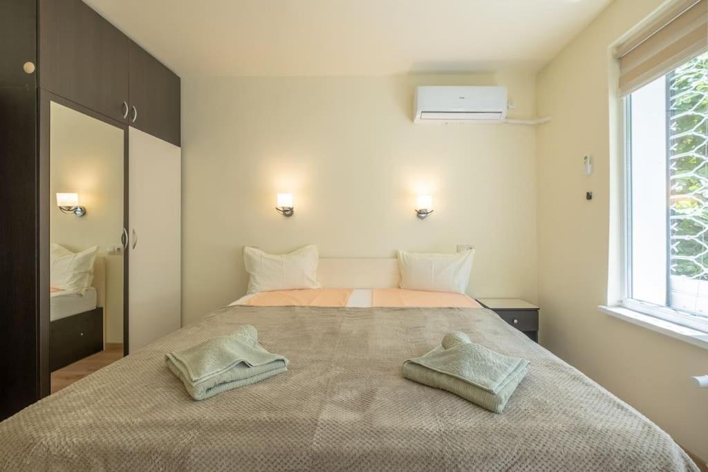 Location, Brand New 3 Bdrm & Free Parking
